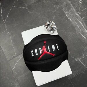 Supreme x Jordan Black Basketball - Authentic!